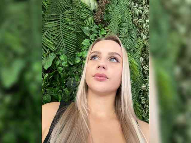 PrettyKatea - Girl 