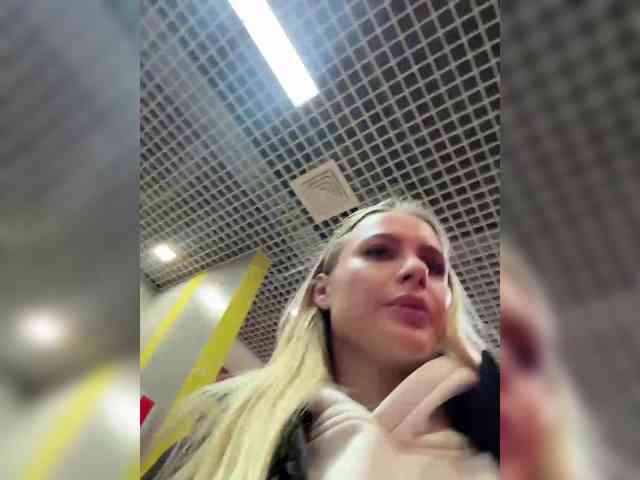 PrettyKatea live show