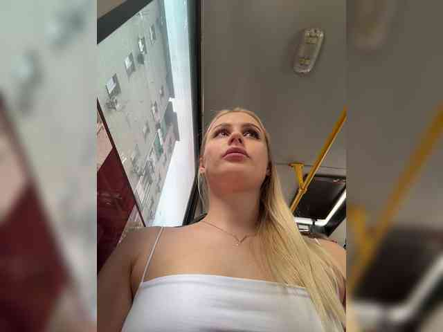 PrettyKatea live show