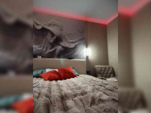 PrettyKatea live show