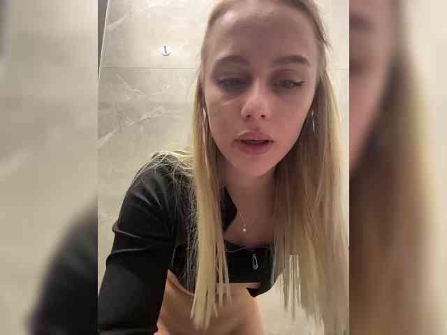 PrettyKatea live show