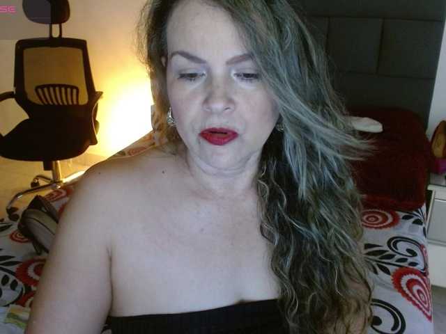 DannyXXXmom live cam on BongaCams