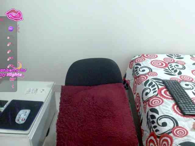 DannyXXXmom webcam