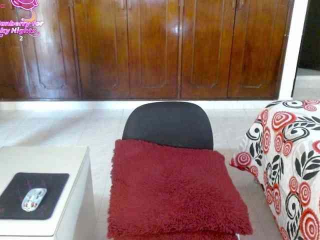 DannyXXXmom webcam