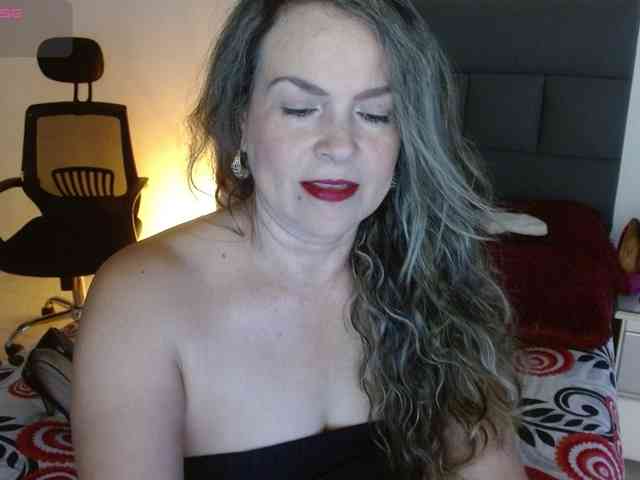 DannyXXXmom webcam