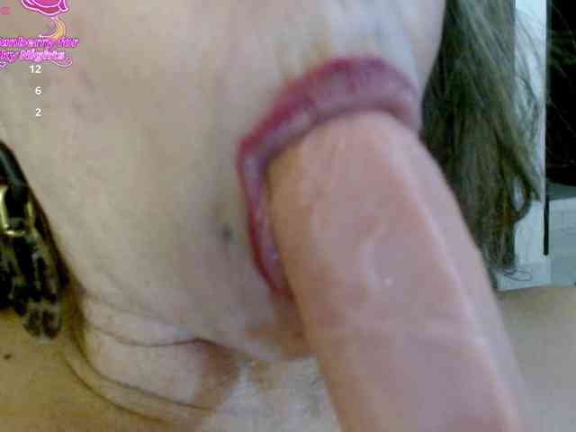 DannyXXXmom webcam
