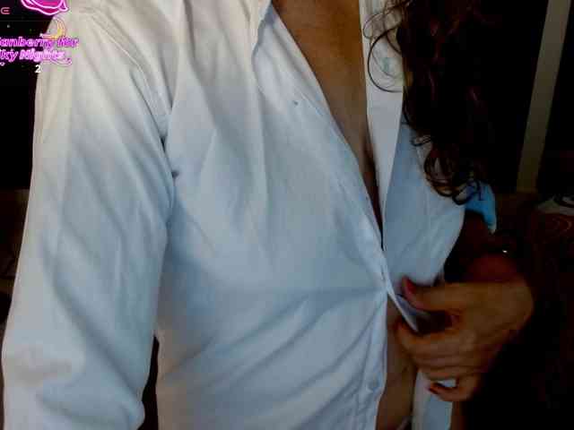 DannyXXXmom webcam