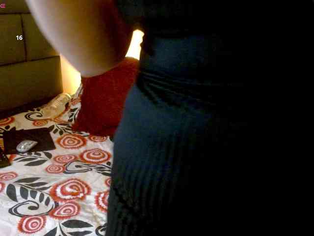 DannyXXXmom webcam