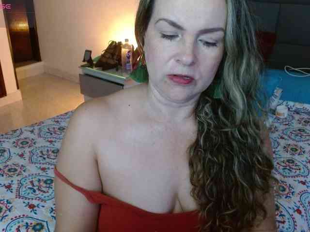 DannyXXXmom webcam