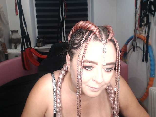 missGODDESS, live now on BongaCams
