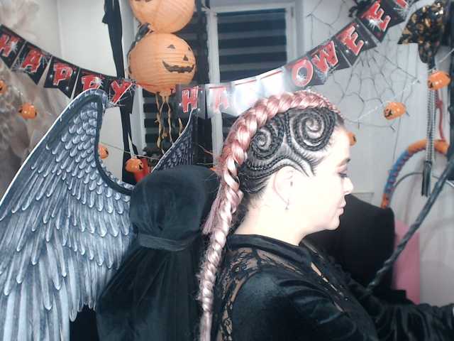 missGODDESS live cam on BongaCams