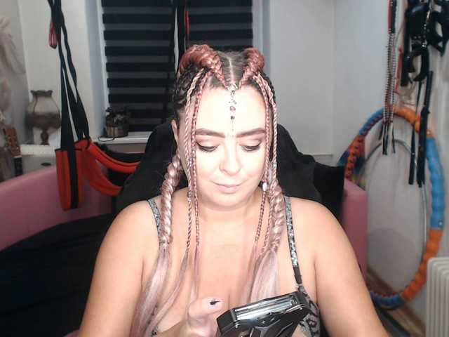 missGODDESS live cam on BongaCams