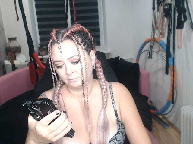 missGODDESS live cam on BongaCams