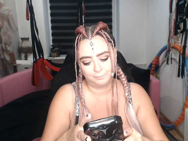 missGODDESS live cam on BongaCams