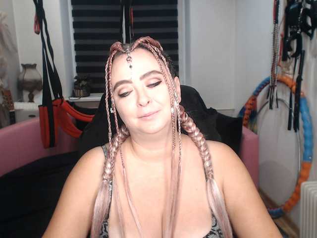 missGODDESS live cam on BongaCams