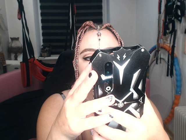 missGODDESS, live now on BongaCams