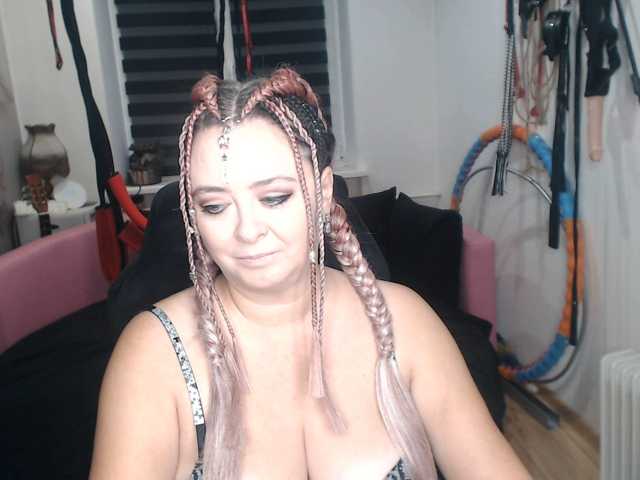 missGODDESS live cam on BongaCams