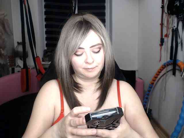 Dieses Model ist jetzt live. missGODDESS