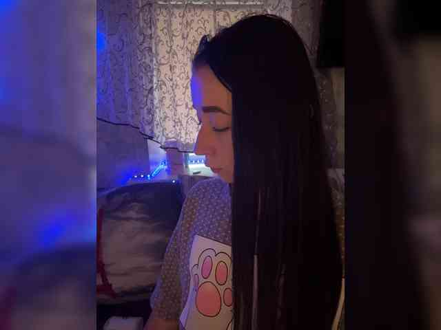 Эта модель сейчас онлайн. AureliyXXX