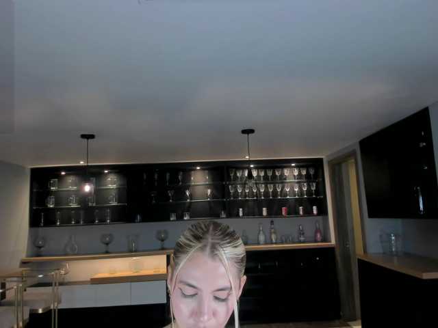 NiaHolland live cam on BongaCams