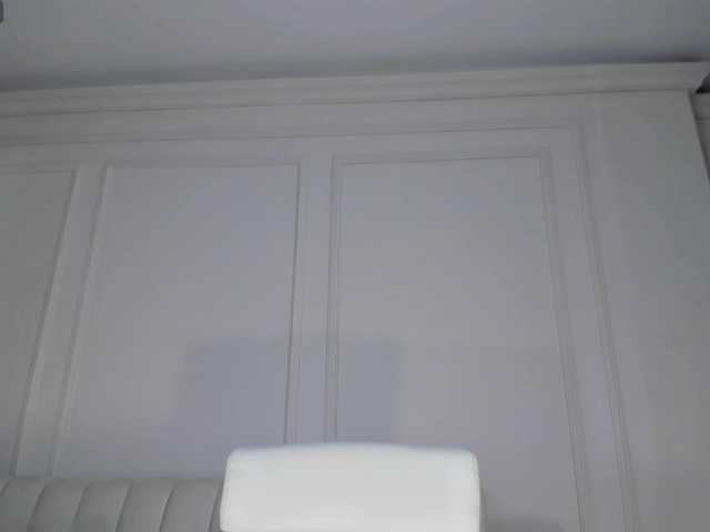 NiaHolland's BongaCams show and profile