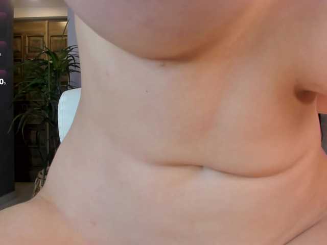 NiaHolland live cam on BongaCams