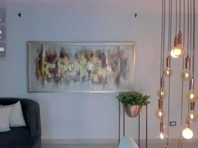 NiaHolland