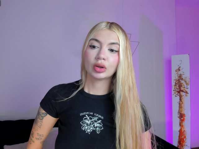 NiaHolland live cam on BongaCams