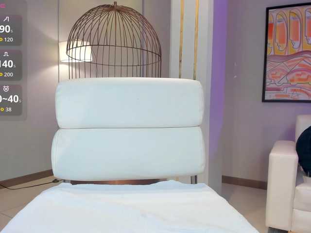 NiaHolland live cam on BongaCams