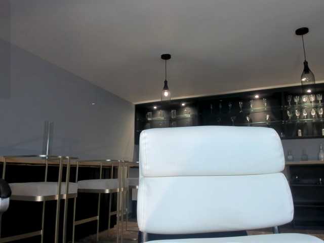 NiaHolland live cam on BongaCams