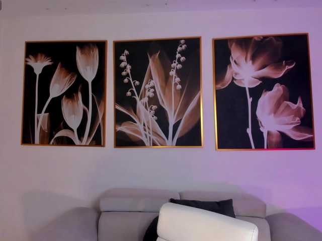 NiaHolland live cam on BongaCams