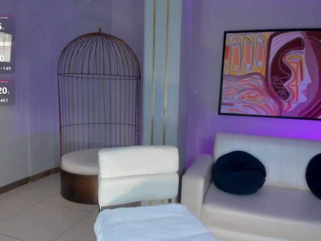 NiaHolland live cam on BongaCams