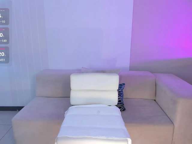 NiaHolland's BongaCams show and profile