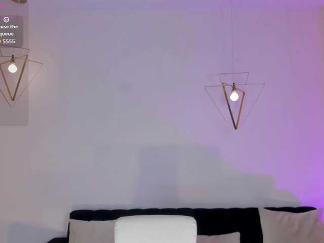NiaHolland live webcam show