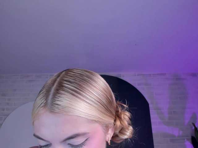 NiaHolland live cam on BongaCams