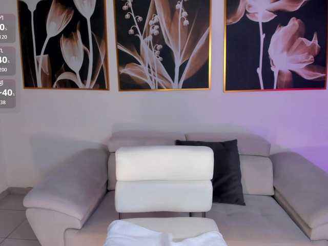 NiaHolland live cam on BongaCams