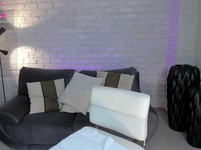 NiaHolland live cam on BongaCams
