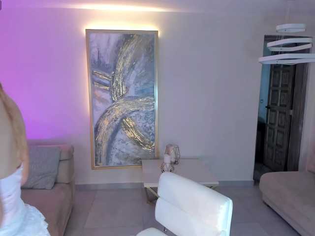 NiaHolland live cam preview