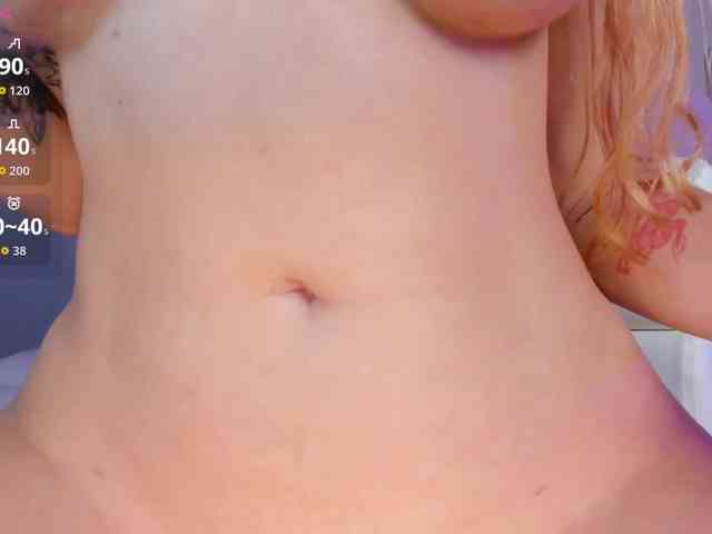 NiaHolland webcam