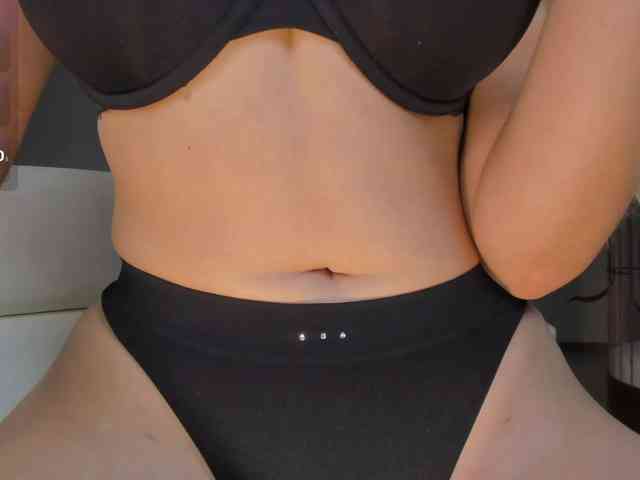 NiaHolland