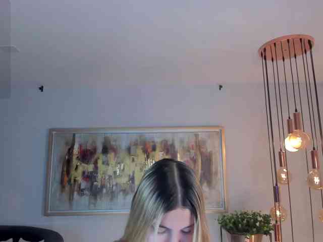 NiaHolland
