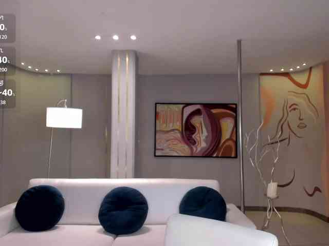 NiaHolland webcam