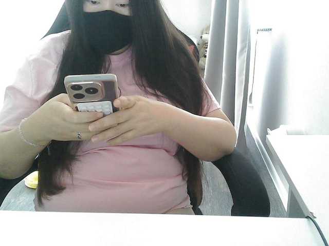 Lyanat — live female cam