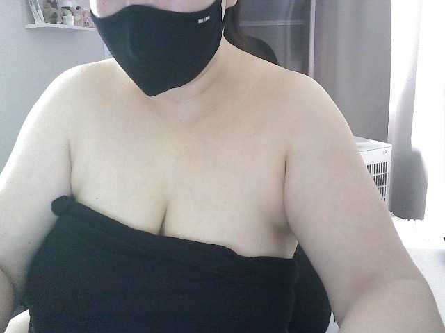 Lyana live cam on BongaCams