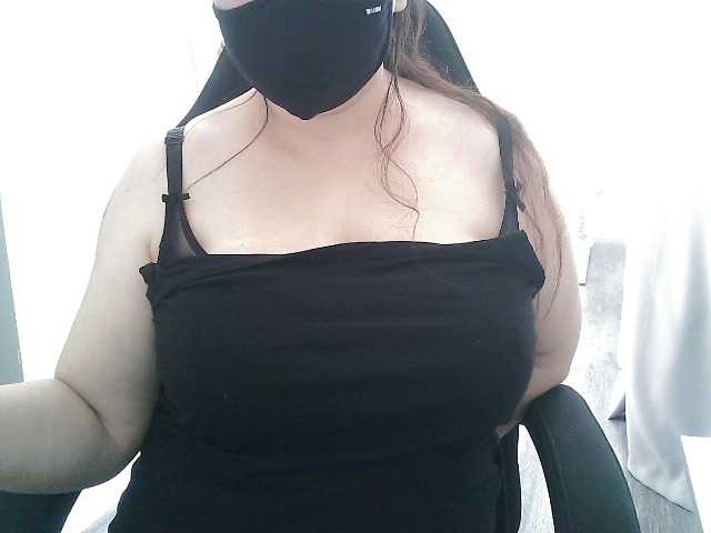 Lyana, 35 y/o - Live Cam on BongaCams
