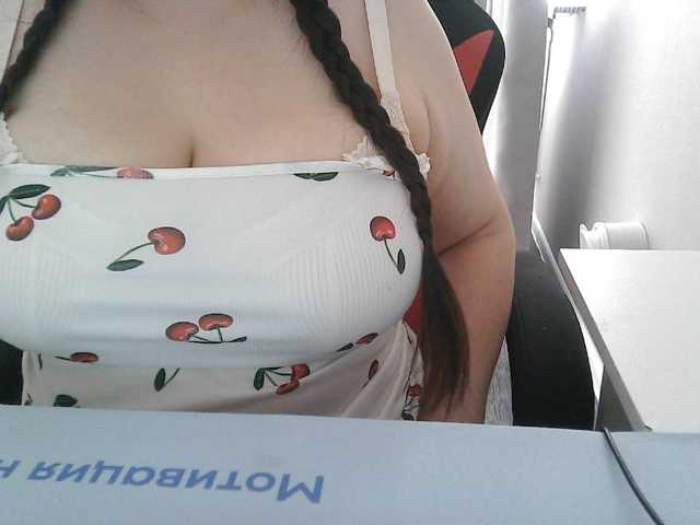 Lyana live cam