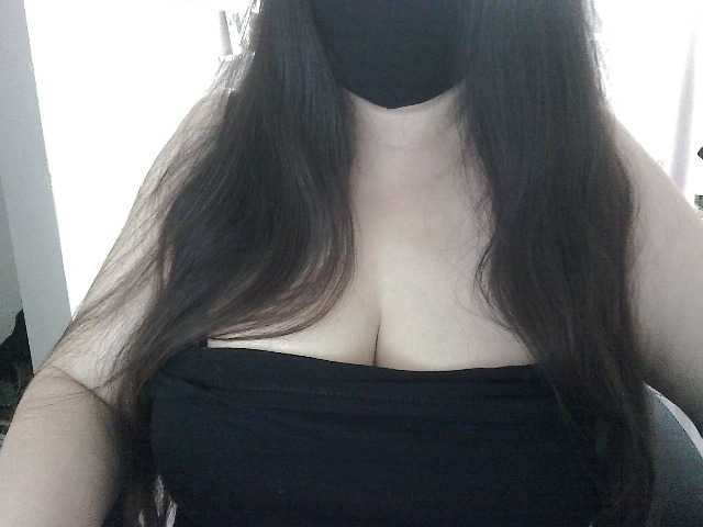 Lyana live webcam show