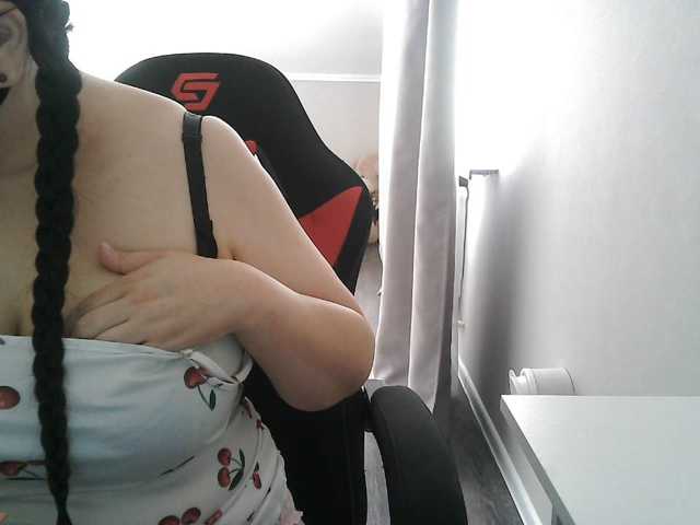 Lyana live cam on BongaCams