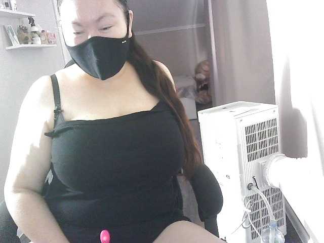 le modèle Lyanat est en webcam porno dans un show sur le site bongacams, il possède les tags suivants: Asian,Brunette,Trimmed