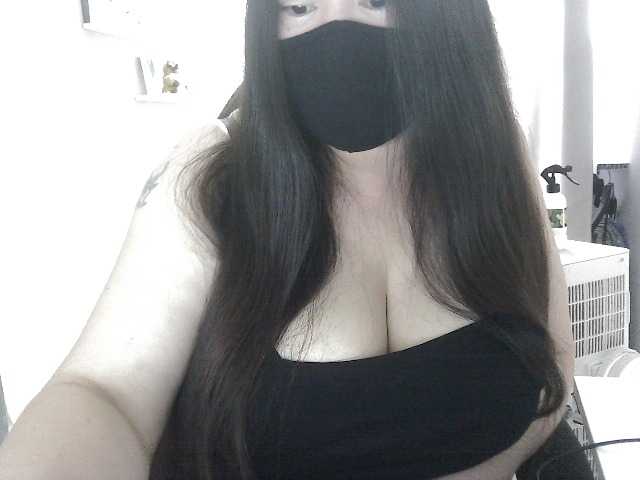Lyana live webcam show